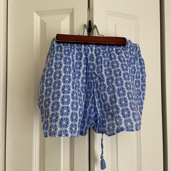 vineyard Vines Womens elastic shorts size small - Picture 3 of 4